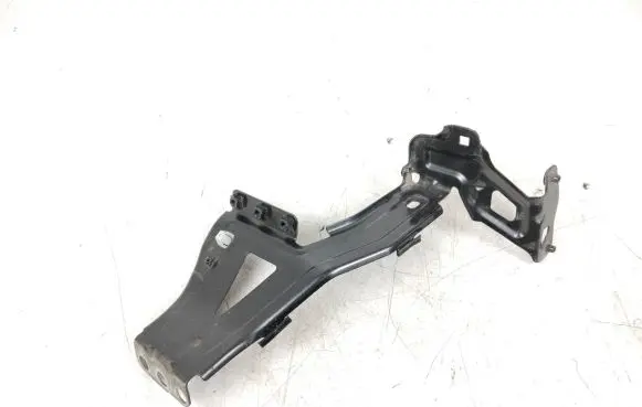 Audi e-tron Fender mounting bracket 4KE803504