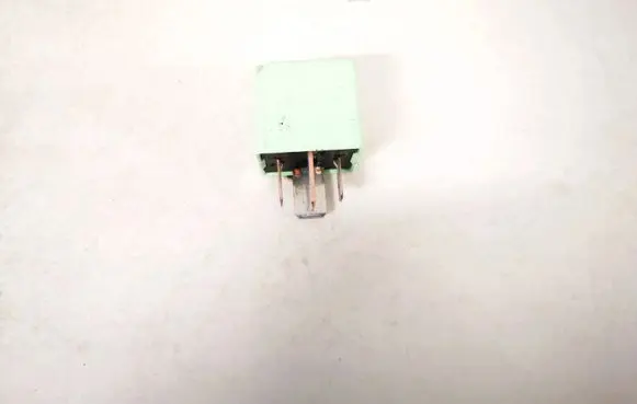 Skoda Octavia Mk2 (1Z) Other relay 4h0951253 v23136-j0006-x079