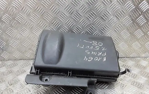 Toyota Prius (NHW20) Air filter box 1001406970