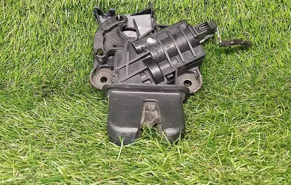 Audi A8 S8 D3 4E Tailgate/trunk/boot lock/catch/latch 4F0827505C