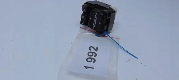 Toyota RAV 4 (XA30) Wing mirror switch 183575