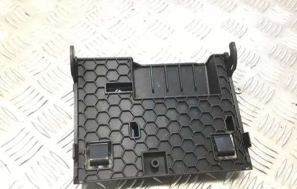 Mercedes-Benz S W222 Navigation GPS unit bracket/holder A2225450500