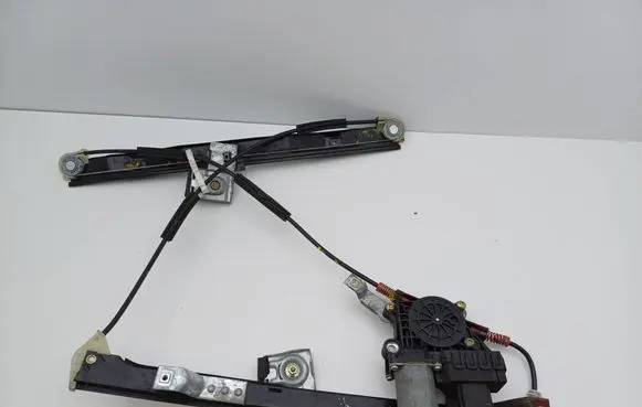 Ford Mondeo Mk III Front door window regulator with motor 0130821771