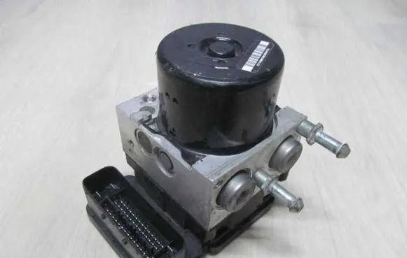 Chrysler Sebring (JS) ABS Pump P05085336AG 7345