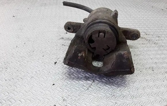 Nissan Note (E11) Front brake caliper