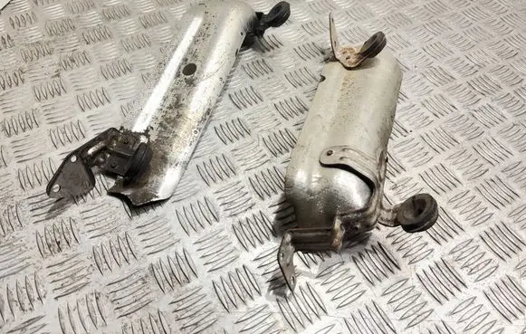 Mercedes-Benz R W251 Heat shield in engine bay A6420901241 A6420901141