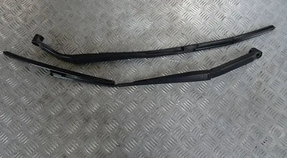 Nissan Leaf II (ZE1) Front wiper blade arm 1209B3LA 1206B3LD