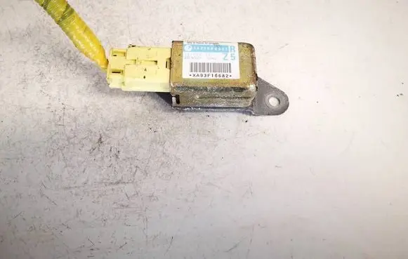 Subaru Legacy Airbag deployment crash/impact sensor 98235ag001 187900-0671