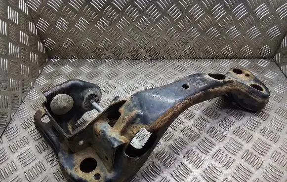 BMW X3 E83 Gearbox mounting bracket 340227