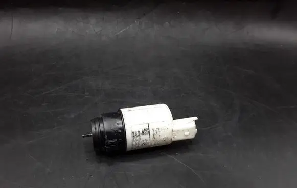 Opel Vivaro Windscreen/windshield washer pump 8200067015 9641553880 9641553980