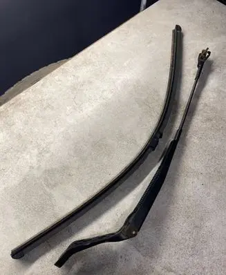 Ford Galaxy Front wiper blade arm 7M3955410