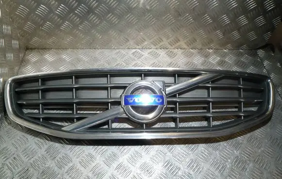 Volvo V60 Front bumper upper radiator grill 31333692 34333690