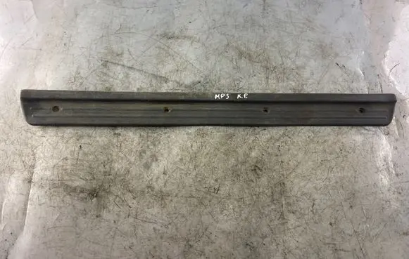 Mitsubishi Pajero Sport I Front sill trim cover Mr227571