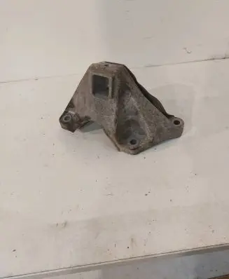 BMW 5 F10 F11 Engine mounting bracket