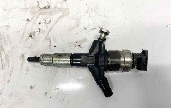 Subaru Forester SH Fuel injector 16613aa030 07m01550
