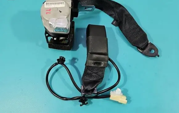 Suzuki SX4 S-Cross Rear seatbelt 8498061M02 IMPRK1558771