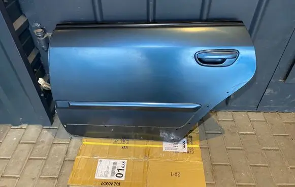 Subaru Outback Rear door