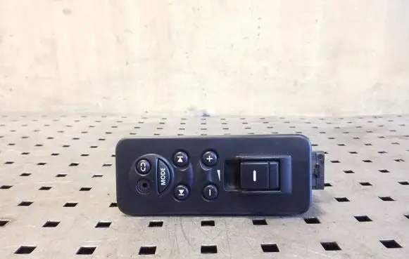 Land Rover Discovery 3 - LR3 Electric window control switch YUD501080