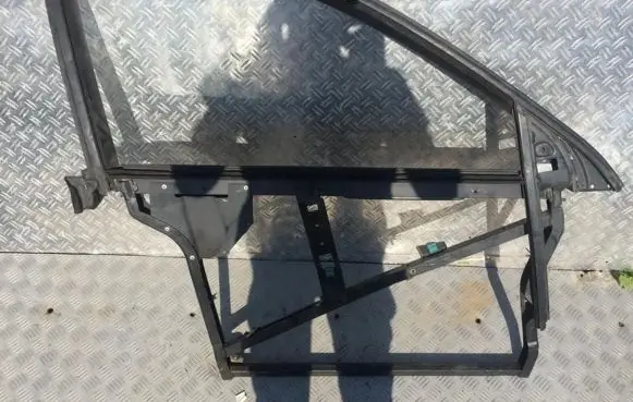 Audi A6 S6 C5 4B Front door window/glass frame 4b0837754a