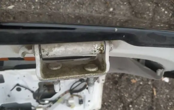 Lexus RX 300 Tailgate/trunk/boot hinge