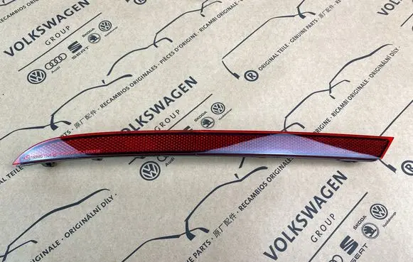 Volkswagen Tiguan Rear tail light reflector 571945105