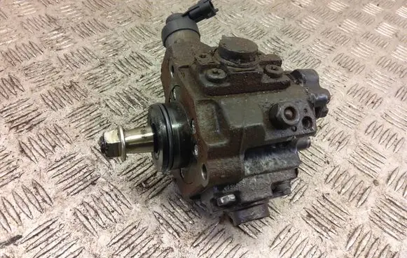 Hyundai ix35 Fuel injection high pressure pump 33100-2A420