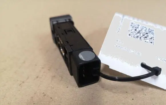 KIA Sorento Seat heating switch 621W05010 202002962