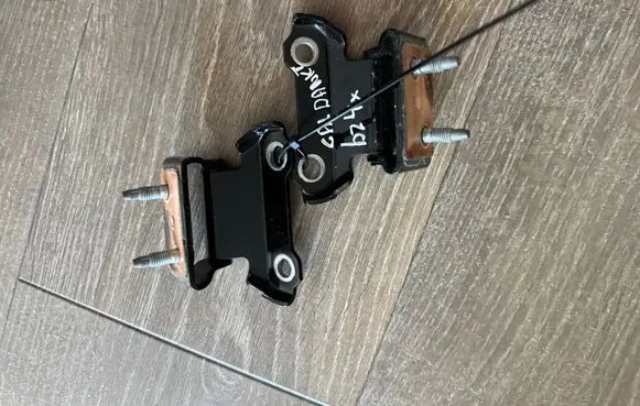Toyota bZ4X Tailgate/trunk/boot hinge EFF