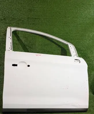 Ford Kuga I Front door 