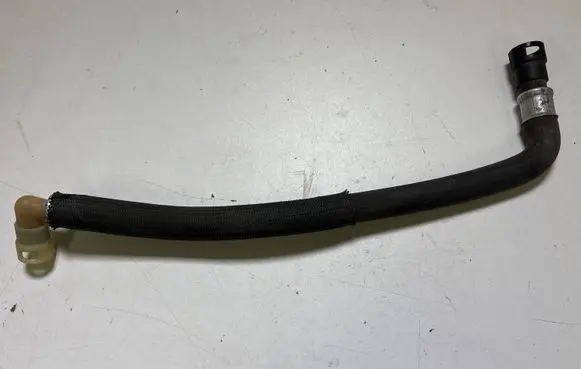 Ford Mustang V Engine coolant pipe/hose BR3318K580AB