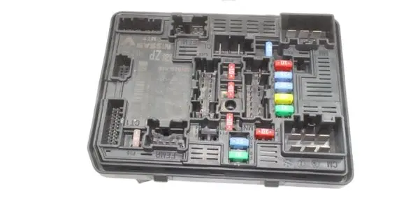 Nissan Juke II F16 Fuse module 284B76LA0B