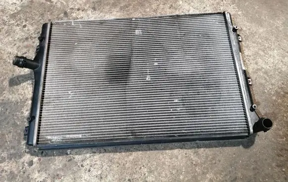 Audi A3 S3 8P Coolant radiator 1K0121251N