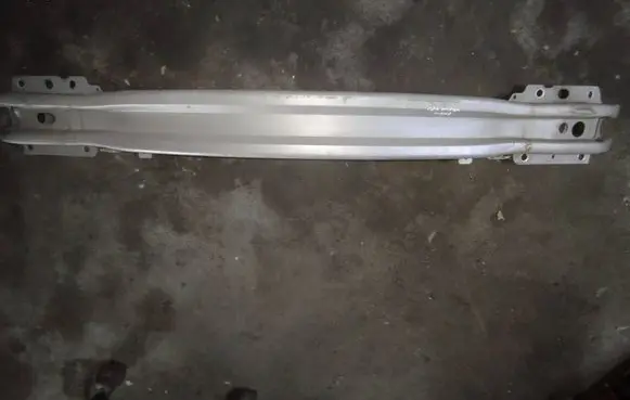 Volvo V70 Front bumper cross member 30791152