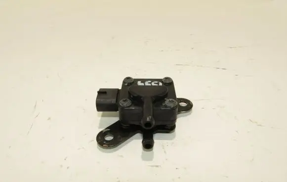 Mitsubishi Outlander Oil pressure sensor 1865A184