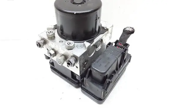 Volvo XC60 ABS Pump 30681619