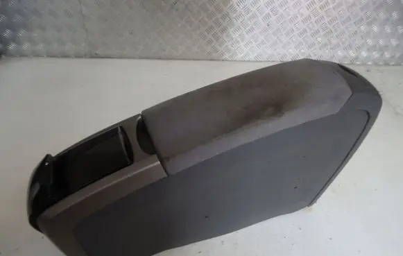 Toyota Prius (XW20) Armrest 