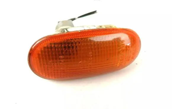 Mitsubishi Colt Front fender indicator light