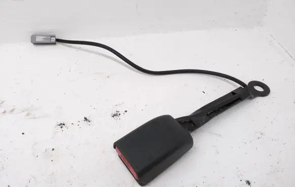 Mazda 3 III Front seatbelt buckle 150306DC