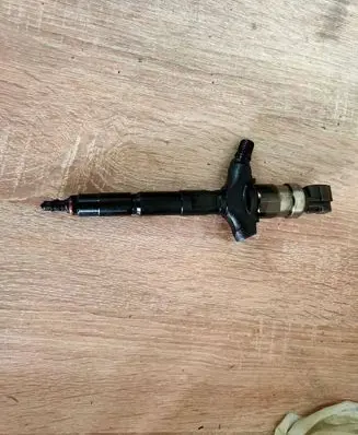 Opel Signum Fuel injector 897239161