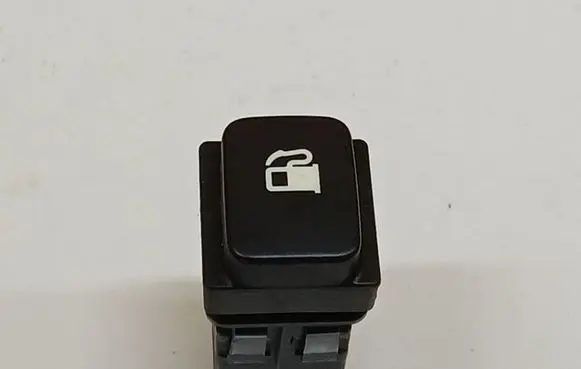 Citroen C4 Grand Picasso Fuel tank opening switch 96530658XT