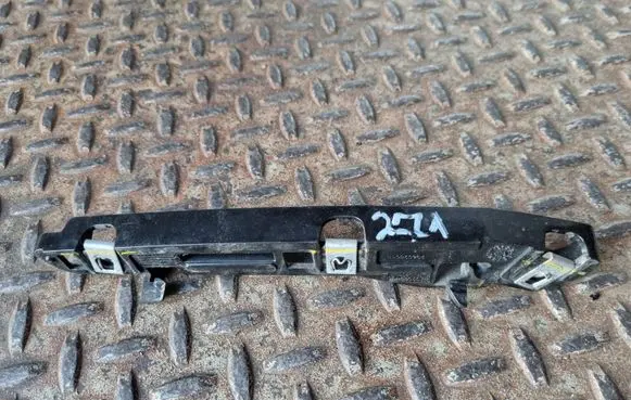 Opel Astra K Front bumper mounting bracket 39020436