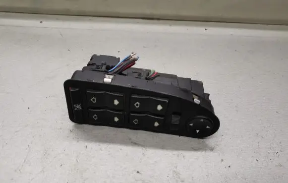 BMW 5 E39 Electric window control switch