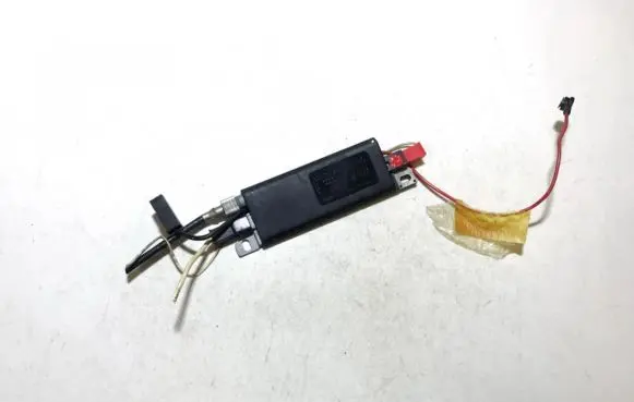 Audi A4 S4 B5 8D Antenna control unit 8d5035225