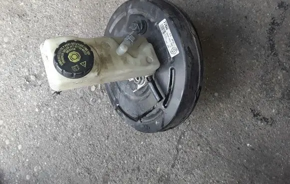 Renault Megane II Brake booster 8200453735