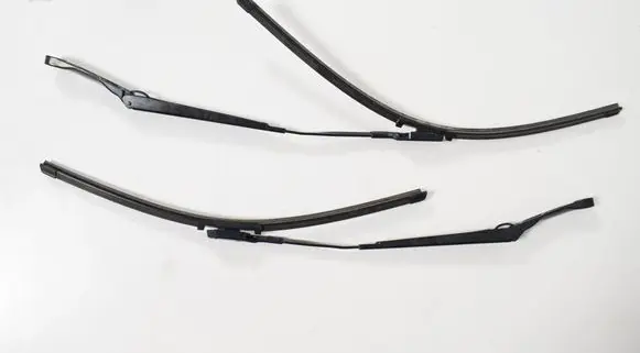 Opel Astra J Windshield/front glass wiper blade 13289889 13289890