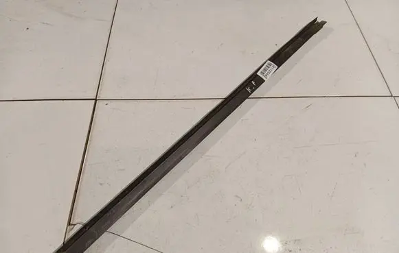 Opel Zafira A Front door glass trim molding 