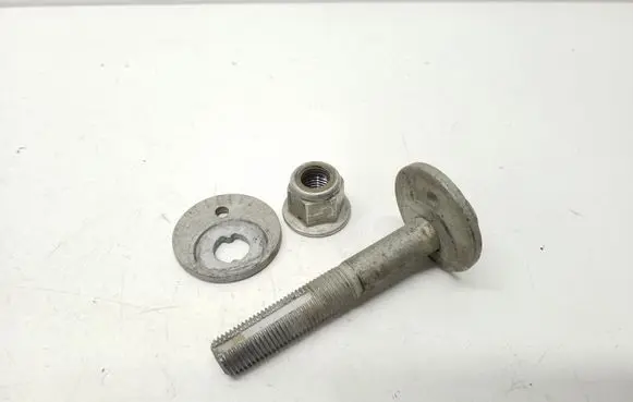 Ford Fusion II Rear suspension camber bolt 