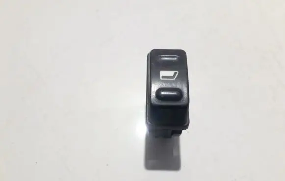 Citroen Xsara Picasso Electric window control switch 22681