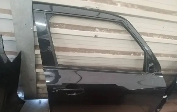 Suzuki Swift III Front door ZMV