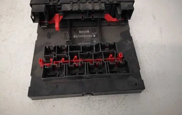 Volkswagen PASSAT B6 Comfort/convenience module 3C0937049J